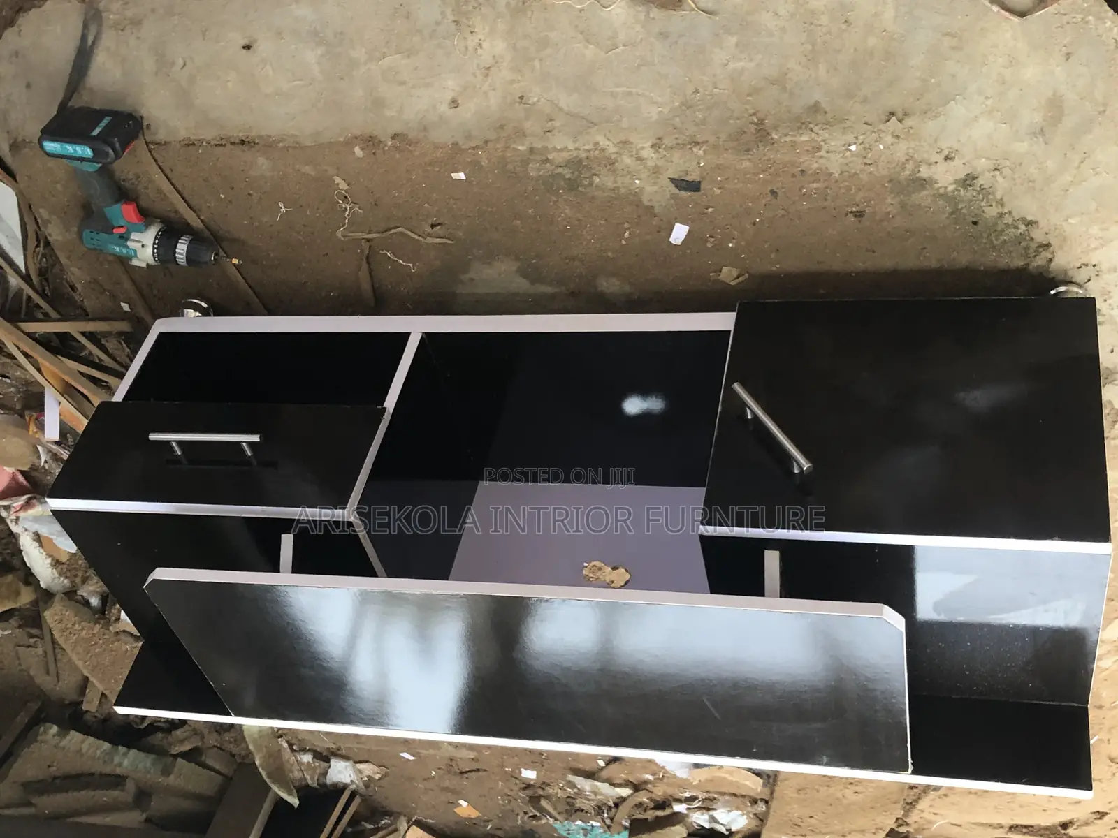 Arisekola Interior Furniture Maker