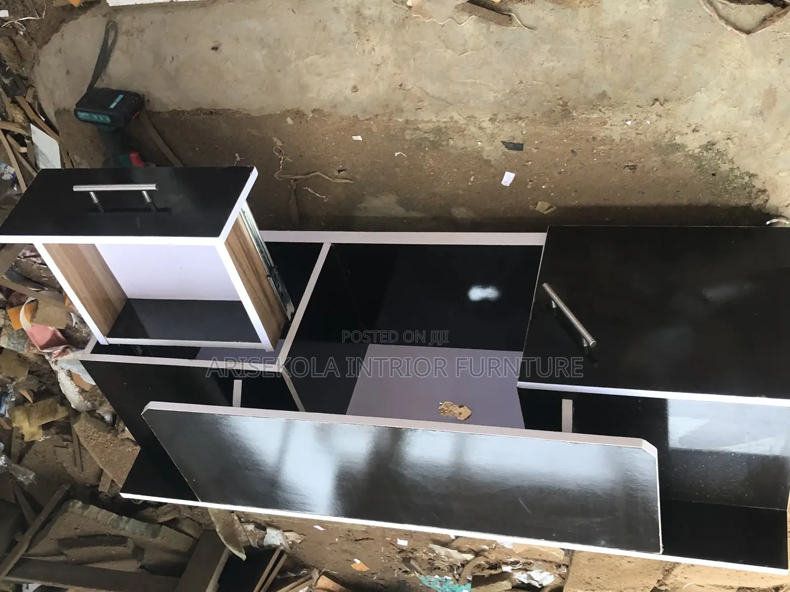 Arisekola Interior Furniture Maker