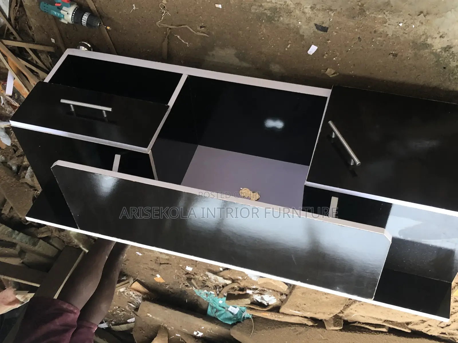 Arisekola Interior Furniture Maker