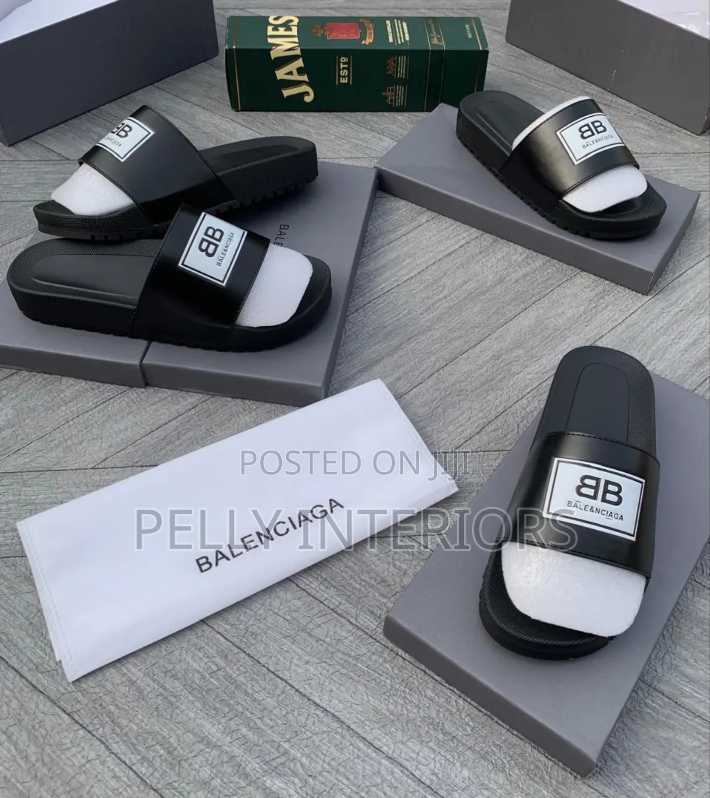 Balenciaga Premium Slide