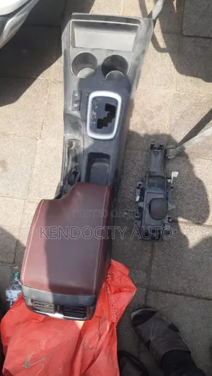Complete Arm Console Wit Armrest Nd Others Hilux 2020