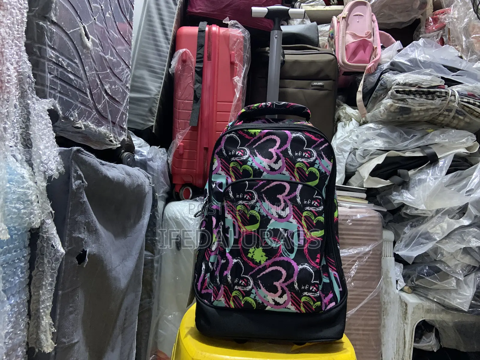 Quality Stock Material Flowered Design Back Pack With Wheels
