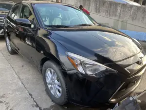 Toyota Yaris 2018 Black