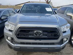 Toyota Tacoma 2020 Silver