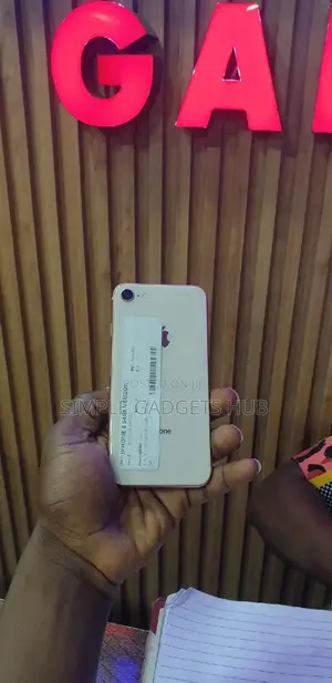 Apple iPhone 8 64 GB White