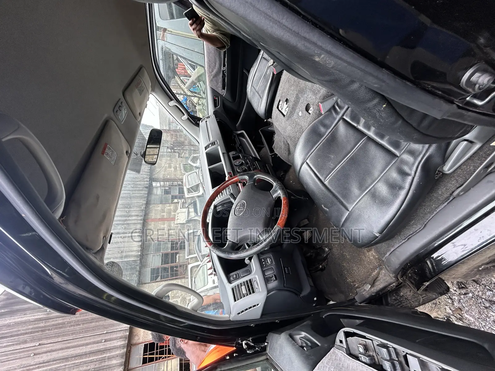 Toyota HiAce 2013 Black