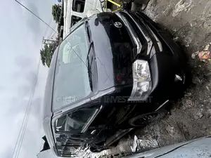 Toyota HiAce 2013 Black