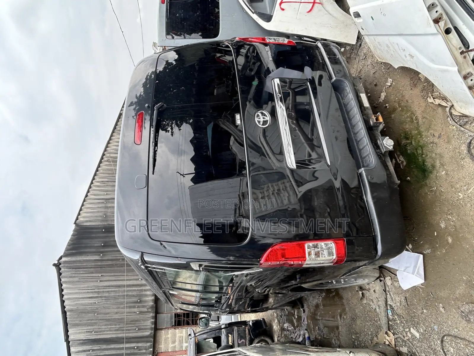 Toyota HiAce 2013 Black