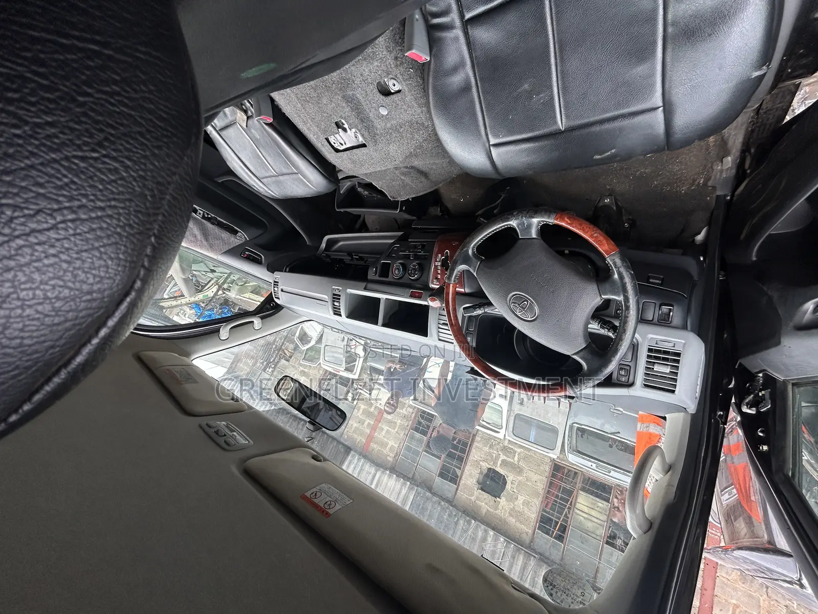 Toyota HiAce 2013 Black