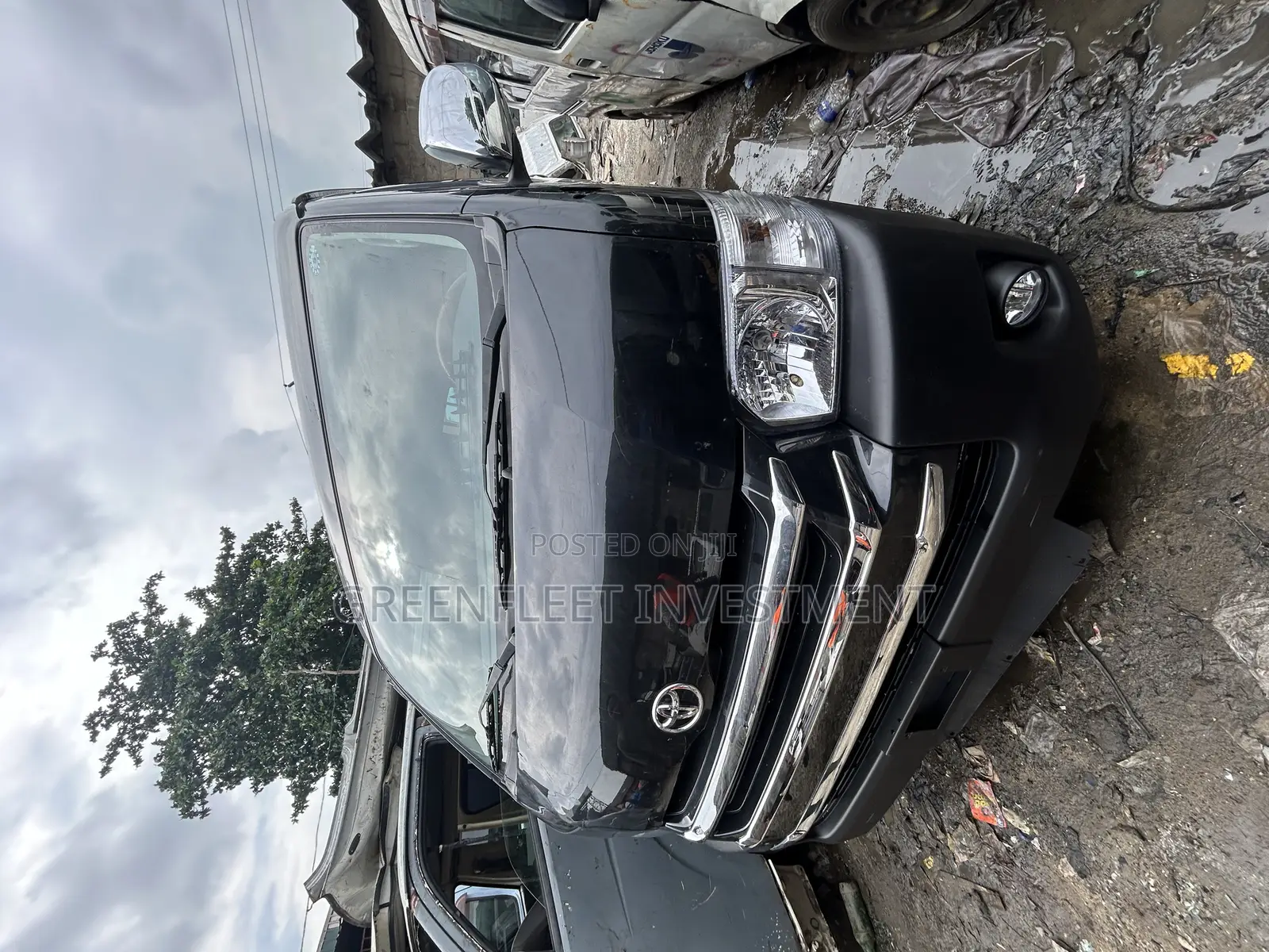 Toyota HiAce 2013 Black
