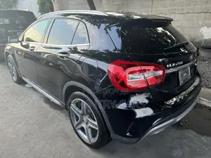Mercedes-Benz GLA 250 2015 Black