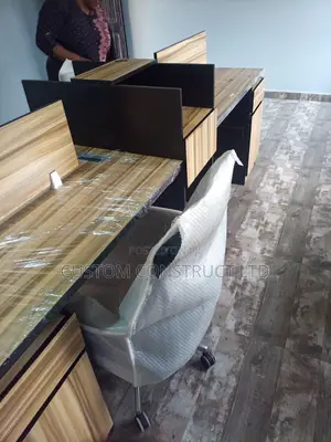 Efficient Office Setup and Workstation