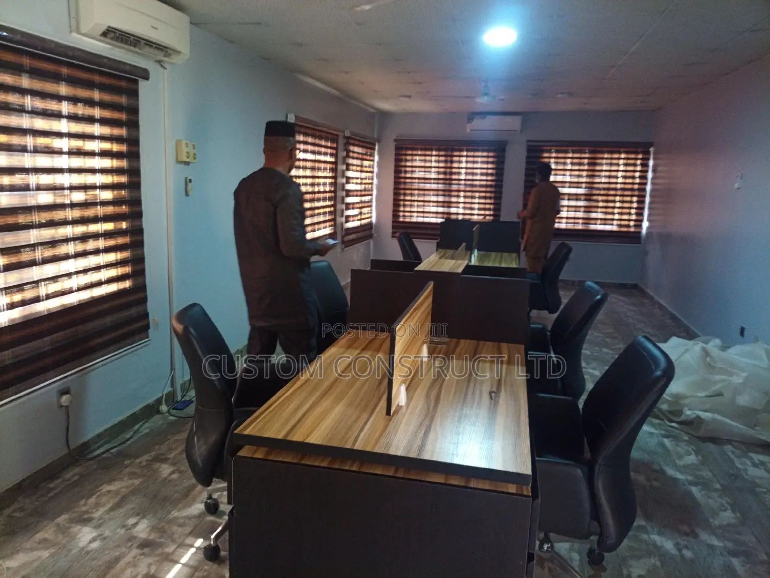 Efficient Office Setup and Workstation