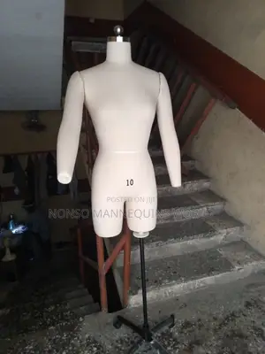 Pinnable Female Bodyform Size 10 With Hands