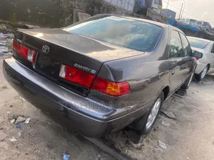 Toyota Camry LE 4dr Sedan (2.2L 4cyl 4A) 2001 Gray