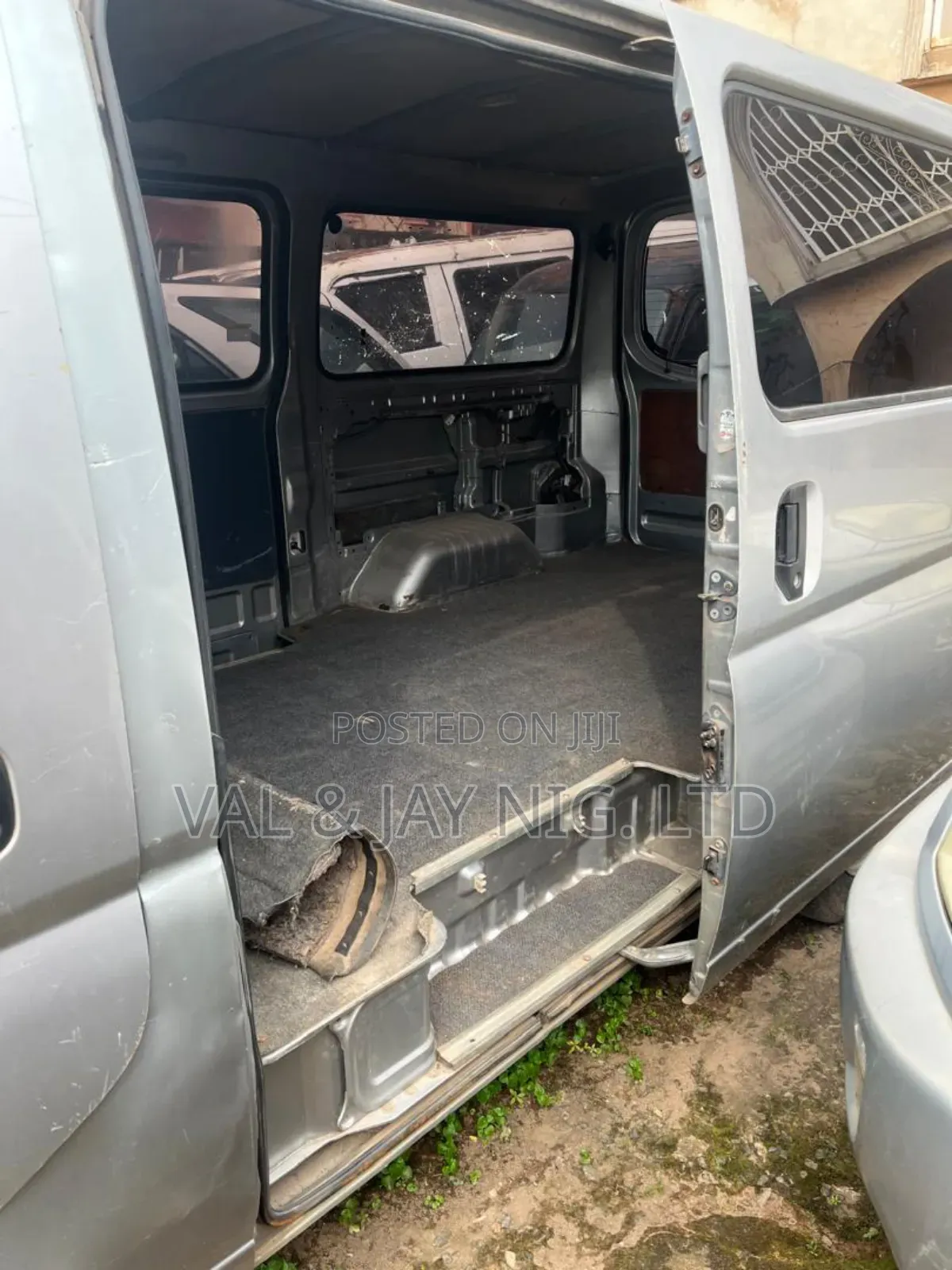 Nissan Caravan (Urvan) 2008 Grey
