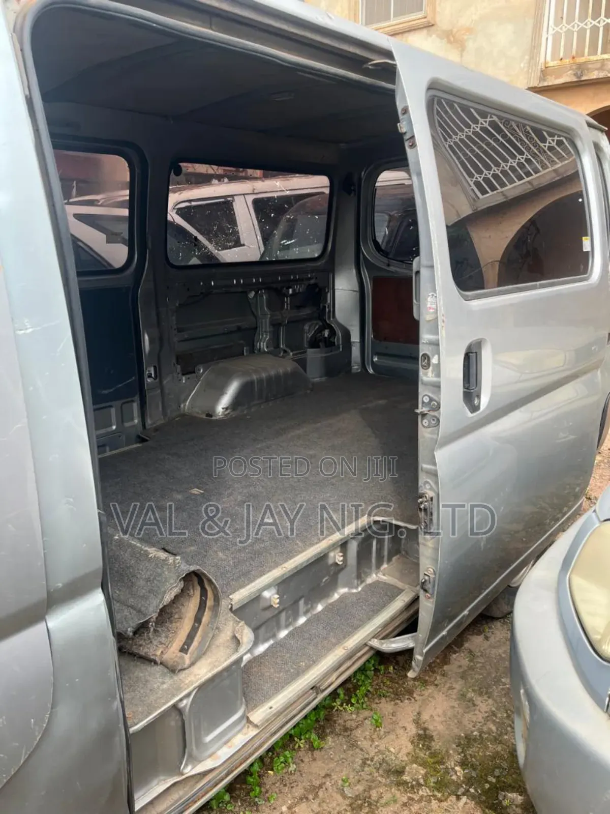 Nissan Caravan (Urvan) 2008 Grey