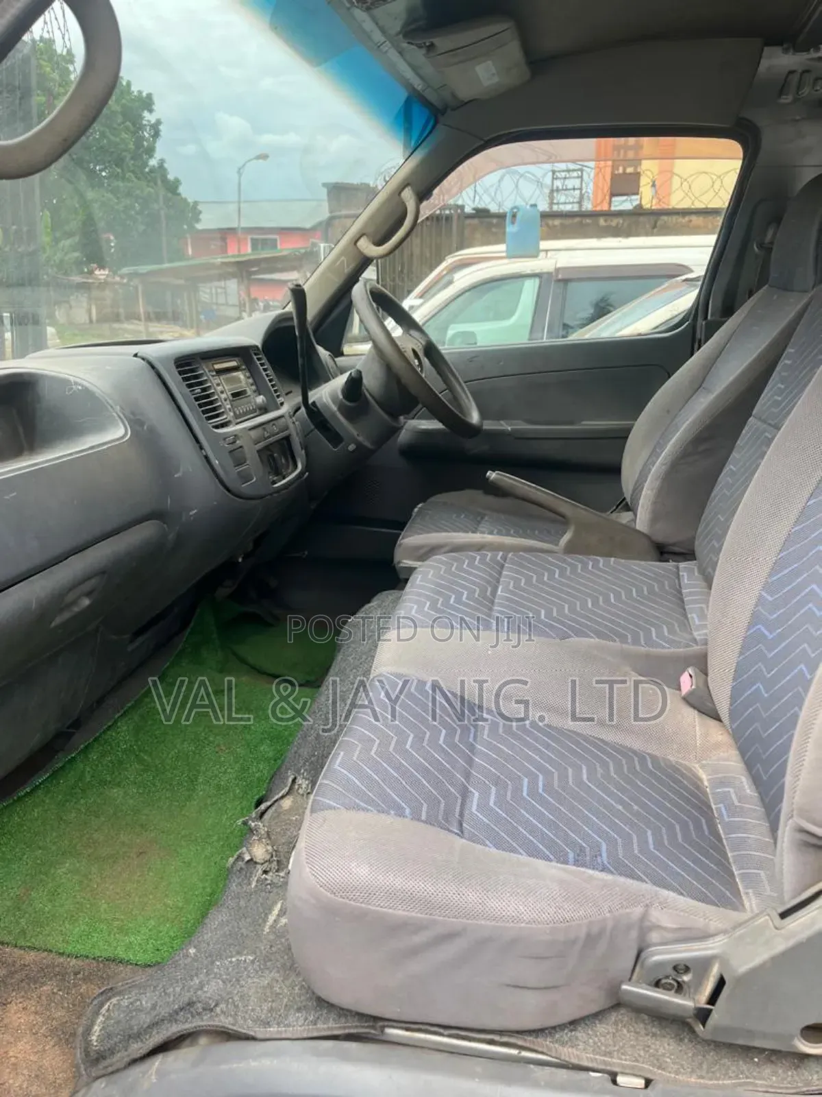 Nissan Caravan (Urvan) 2008 Grey