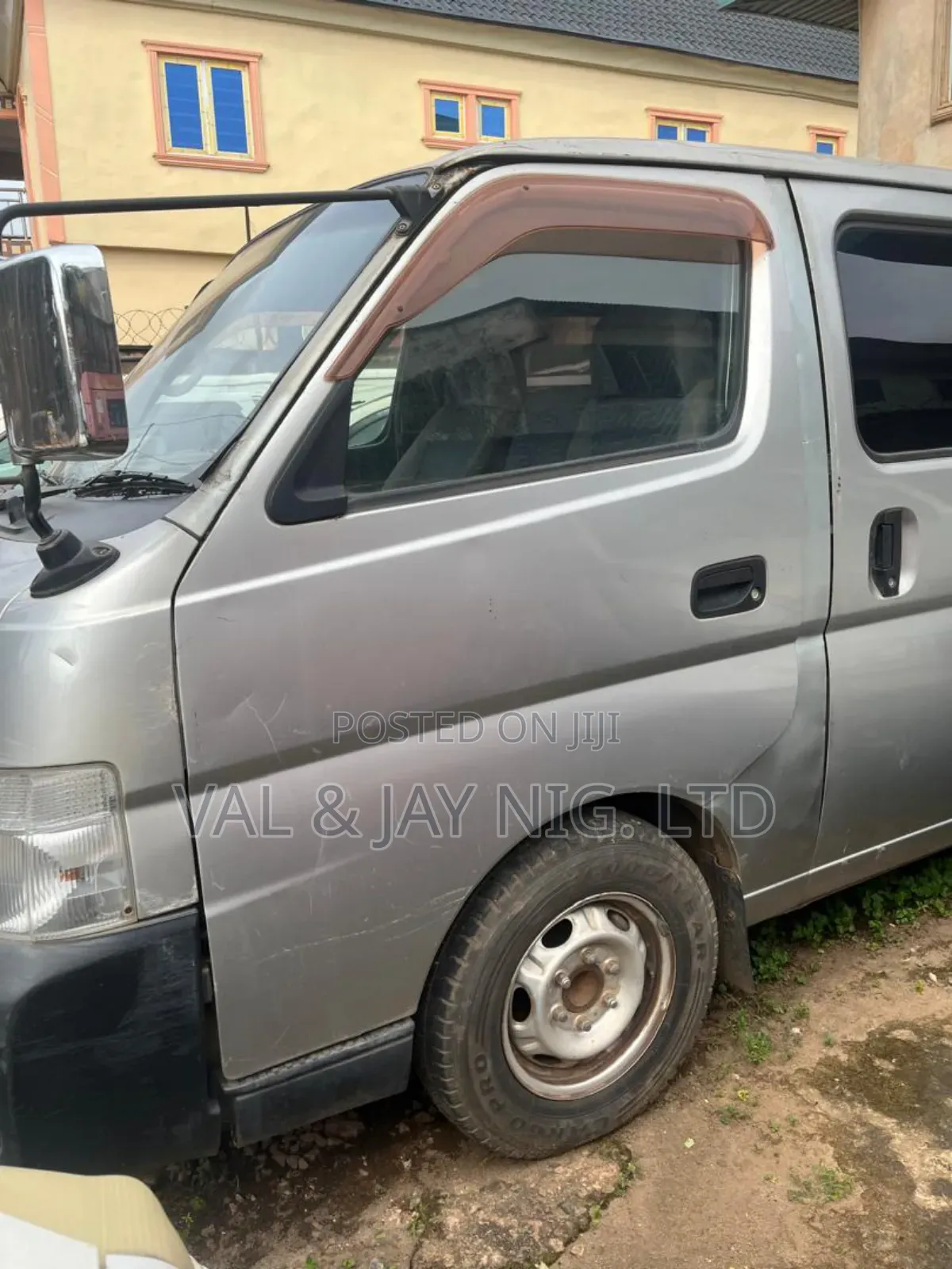 Nissan Caravan (Urvan) 2006 Grey