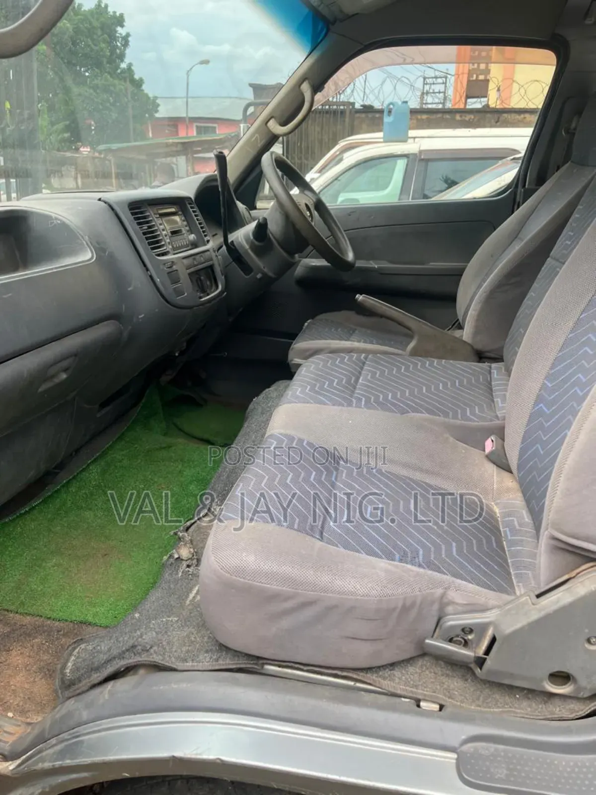 Nissan Caravan (Urvan) 2006 Grey