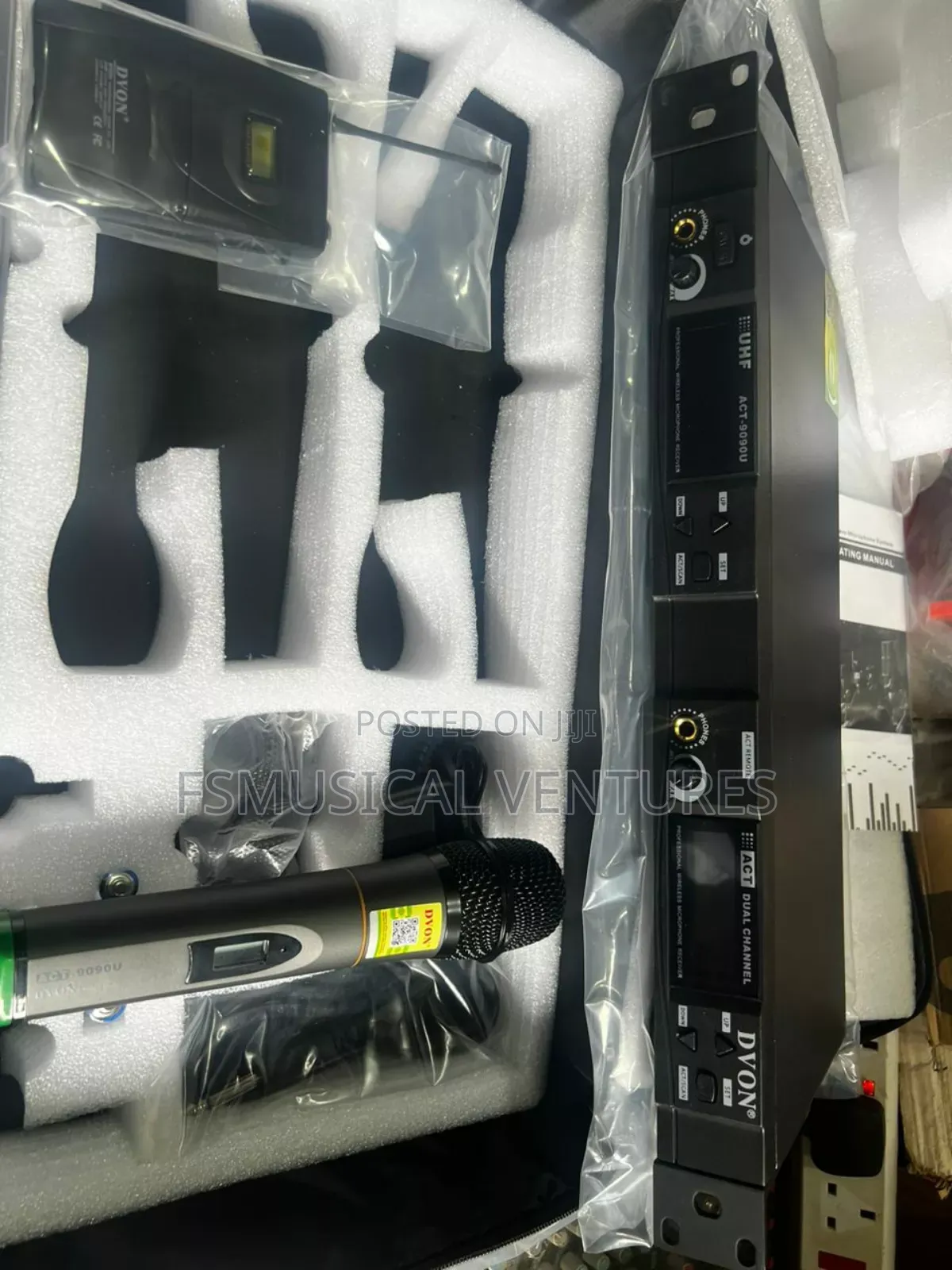 DVON Act9090u Handled and Laple Wireless Microphone