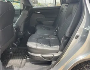 Toyota Highlander XLE AWD 2023 Silver