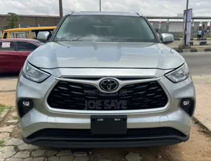 Toyota Highlander XLE AWD 2023 Silver