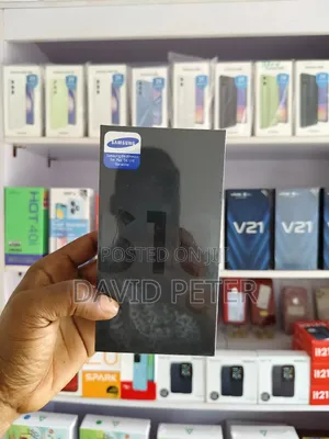 New Samsung Galaxy S10e 128 GB White