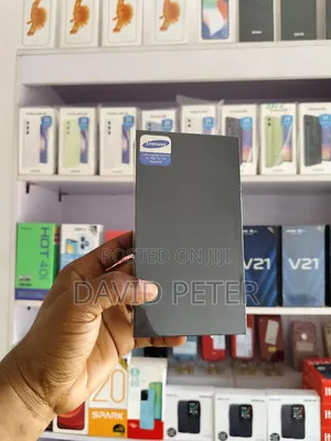 New Samsung Galaxy S10e 128 GB White