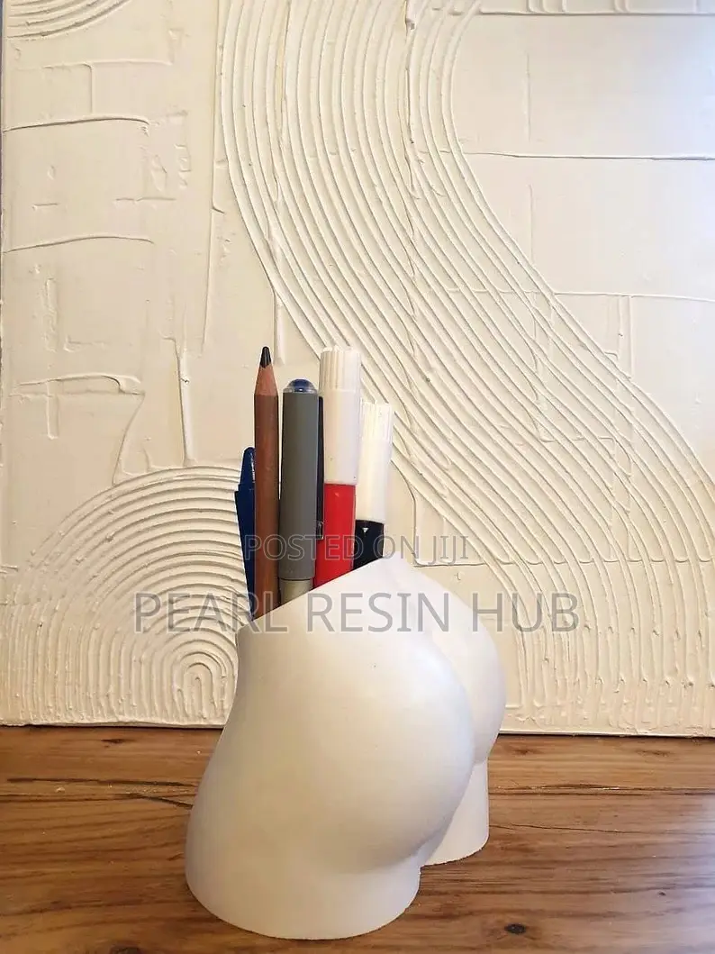 Bum Flower Pot
