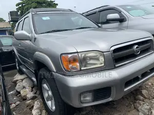Nissan Pathfinder SE AWD SUV (3.5L 6cyl 4A) 2003 Silver