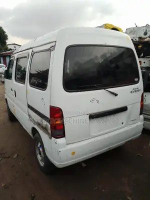 Suzuki Every 2018 White