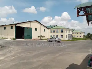 Standard 2350sqm Warehouse for Rent in Industrial Area