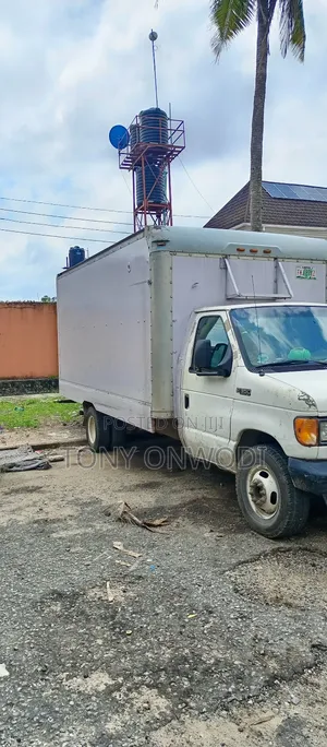Ford E350 2004 White
