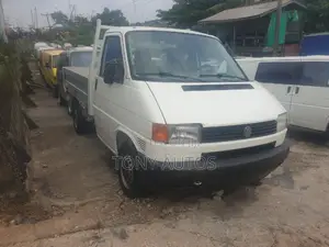 Volkswagen Transporter 2002 White