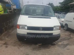 Volkswagen Transporter 2002 White