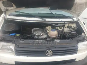 Volkswagen Transporter 2002 White