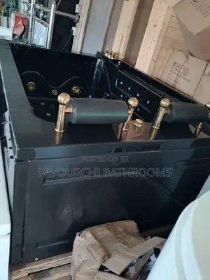 Colour Black Jacuzzi
