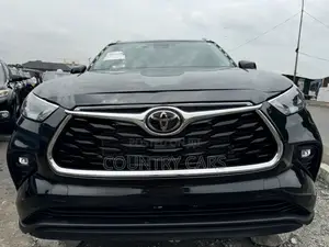 Toyota Highlander XLE 2022 Black