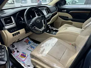 Toyota Highlander 2018 Blue