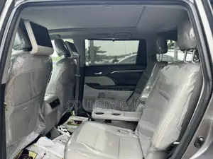 Toyota Highlander Limited Platinum 4x4 V6 (3.5L 6cyl 8A) 2018 Beige