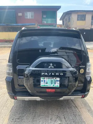 Mitsubishi Pajero 3.8 V6 GLS/GLX 2009 Black