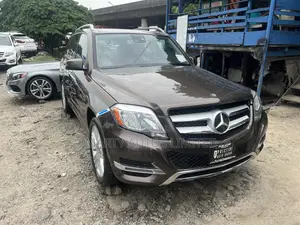 Mercedes-Benz GLK-Class 2015 Brown