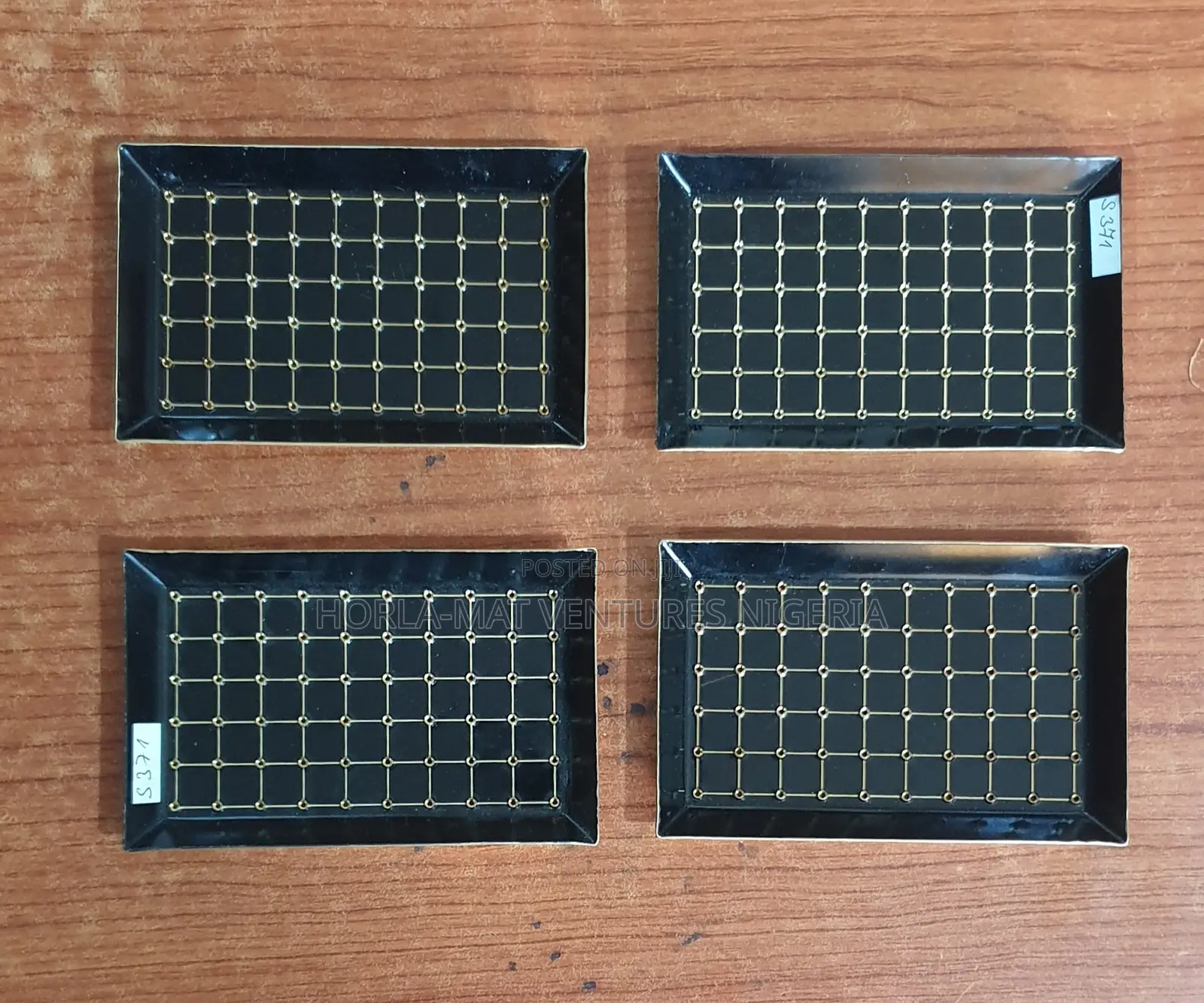 Picking Tray (Black) With Holes