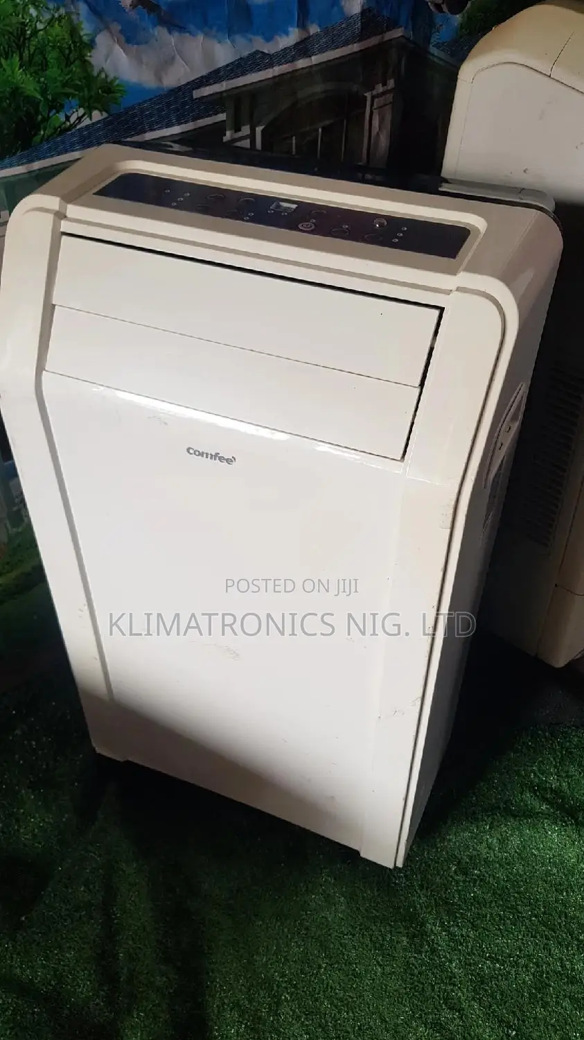 Powerful 1.5hp Comfee Mobile Ac + Accessories