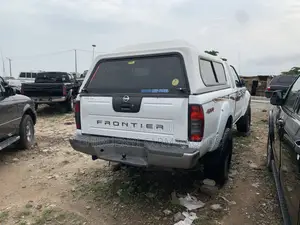 Nissan Frontier XE 4x2 King Cab 116.1 in. WB 2003 White