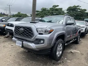 Toyota Tacoma 2020 Silver