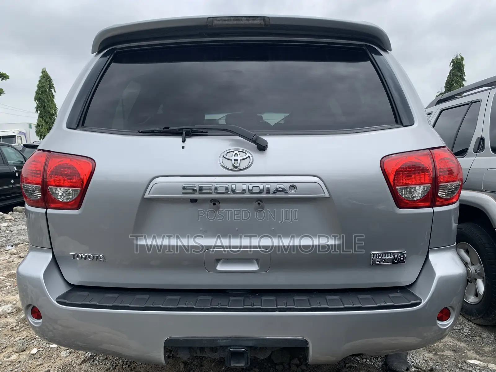 Toyota Sequoia 2010 Silver