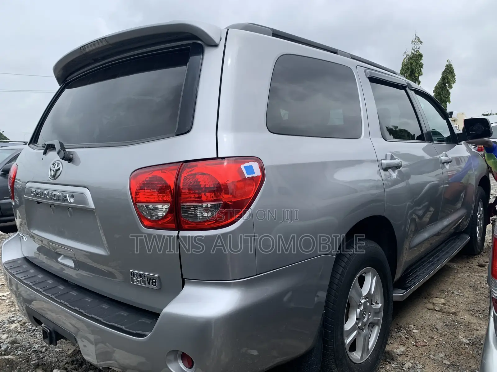 Toyota Sequoia 2010 Silver