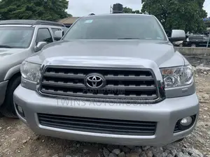 Toyota Sequoia 2010 Silver
